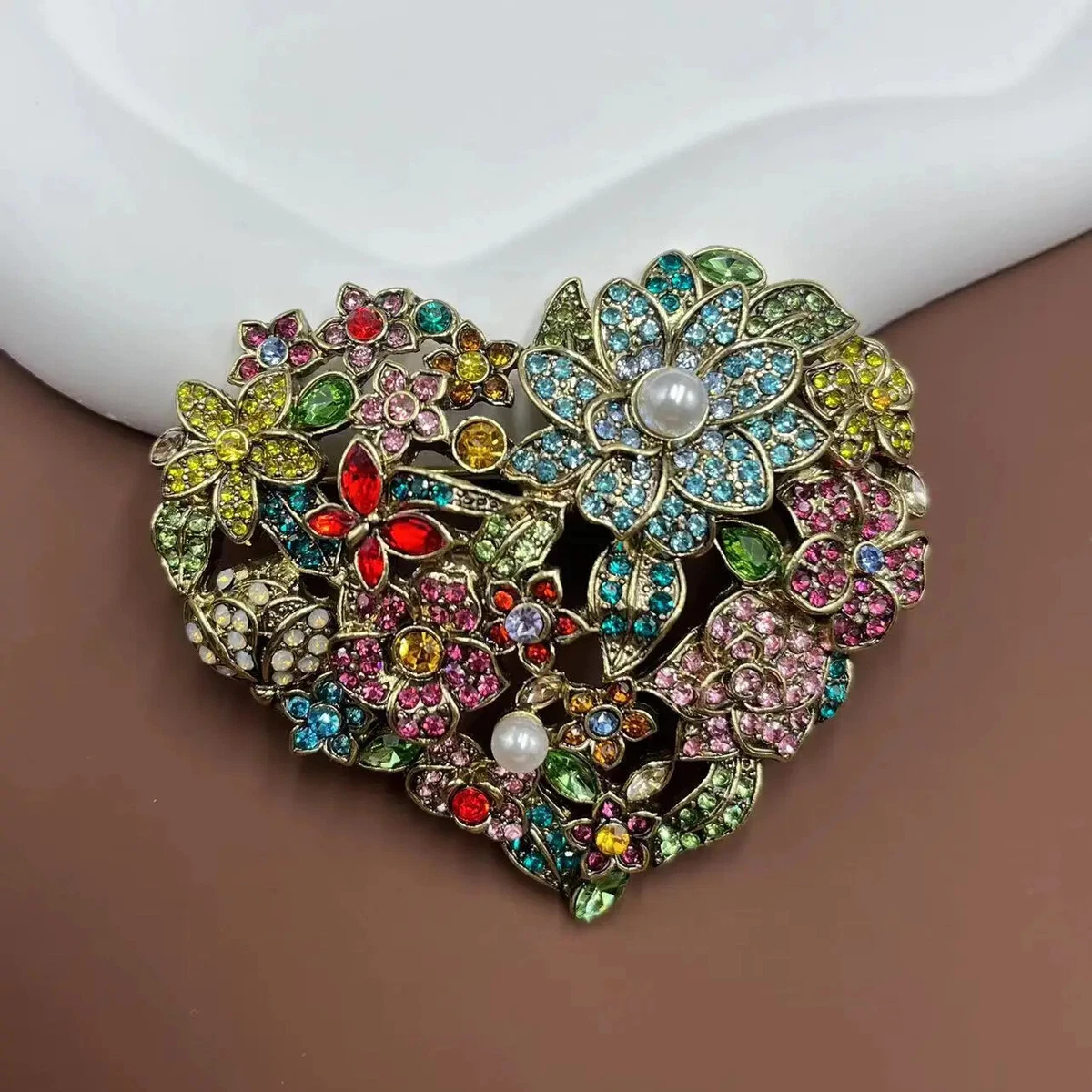 Broche Bouquet De Fleurs – Émail Rouge Et Vert, Perles, Tons Or, Sans Boîte