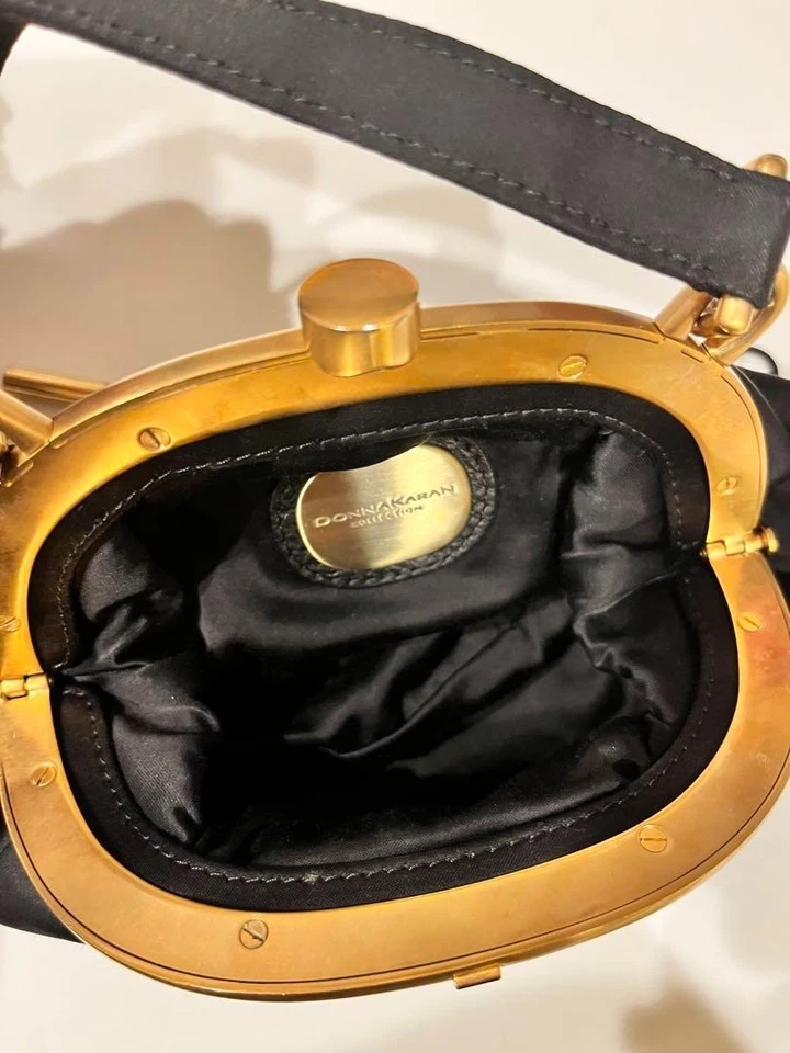 Donna Karan Colección Bolso de Noche Cartera Bolso de Mano Seda Satinado Negro x Dorado USADO Como Nuevo Foto 2 de 4