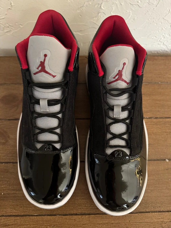 Cimento preto tamanho 9,5 - Air Jordan Max Aura 2 - Imagem 4 de 4