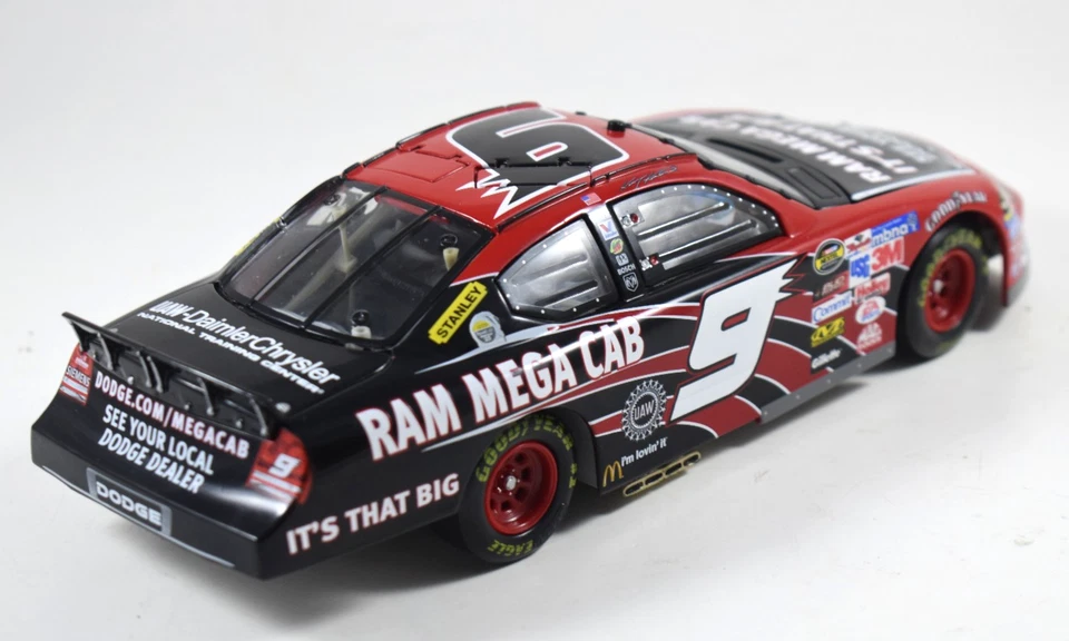 Kasey Kahne #9 Dodge Charger/ Ram Mega Cab 2005 Action NASCAR 1/24 Loose - Image 3 of 4