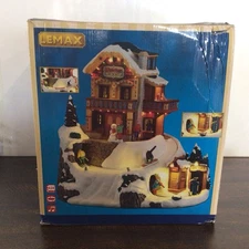 Lemax Winterhaus Resort Sights And Sounds Winter Village Piece New Damaged Box