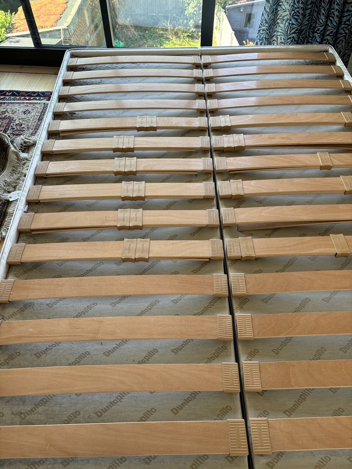 Dunlopillo Double Divan Bed Base With Castors and 4drawer storage