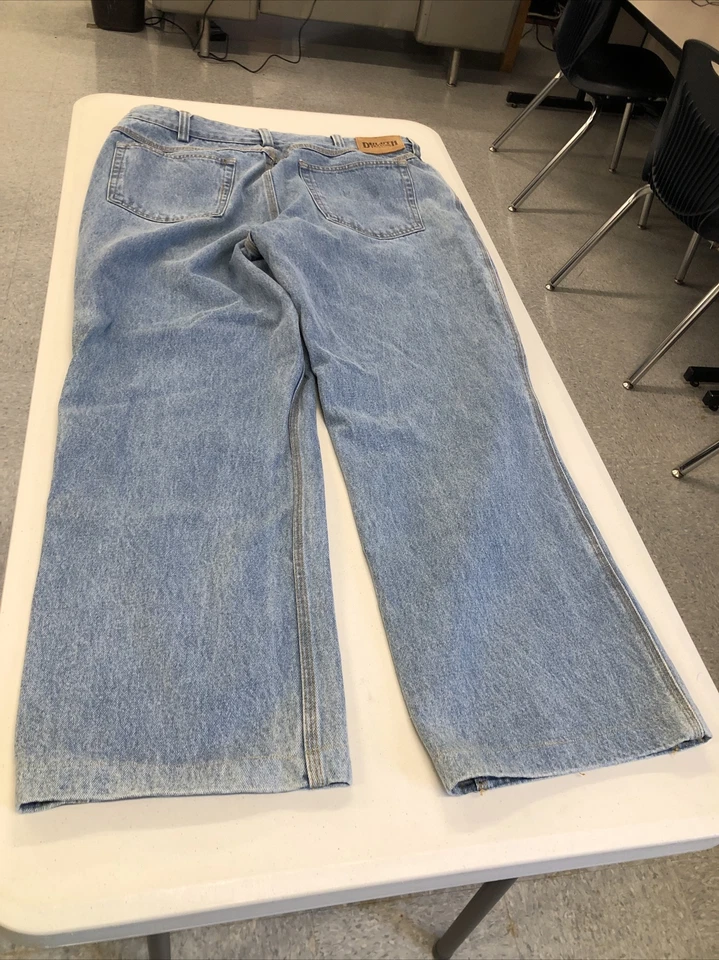 Duluth Trading 37 x 29 (Tag 38x30) Light Wsh Jeans Work Casual Reinforced Pocket - Image 4 of 4