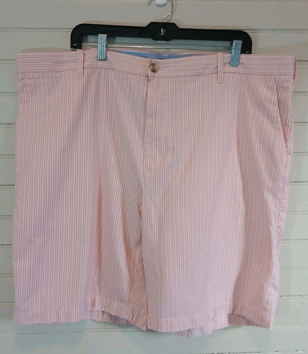 IZOD Mens 42 Newport Oxford Shorts Flat Front Pink White Stripes