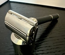Vintage Gillette Super Adjustable 109 Safety Razor/1975 V1