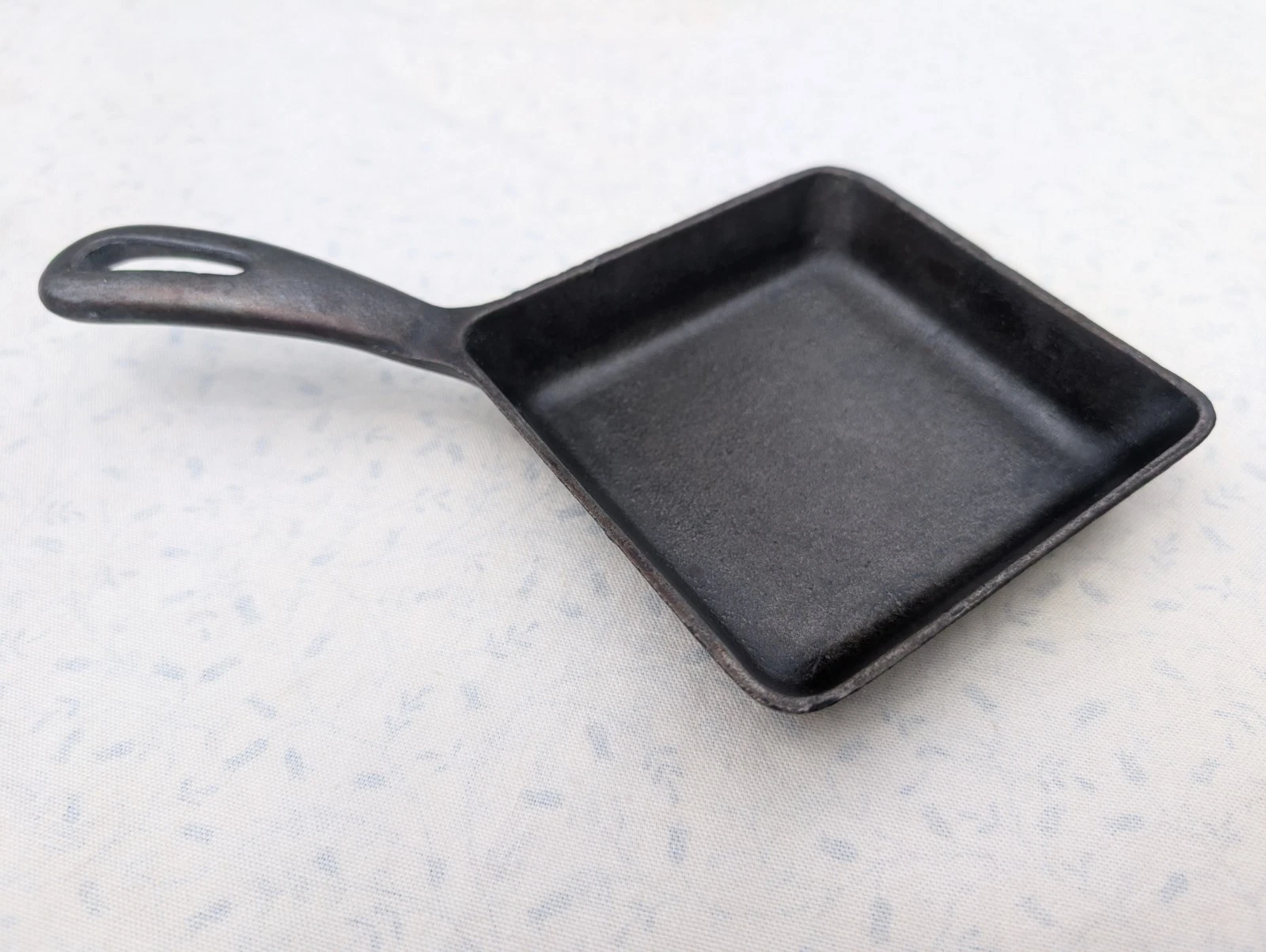 Vintage Griswold Cast Iron #2 Made In USA Square Egg Skillet