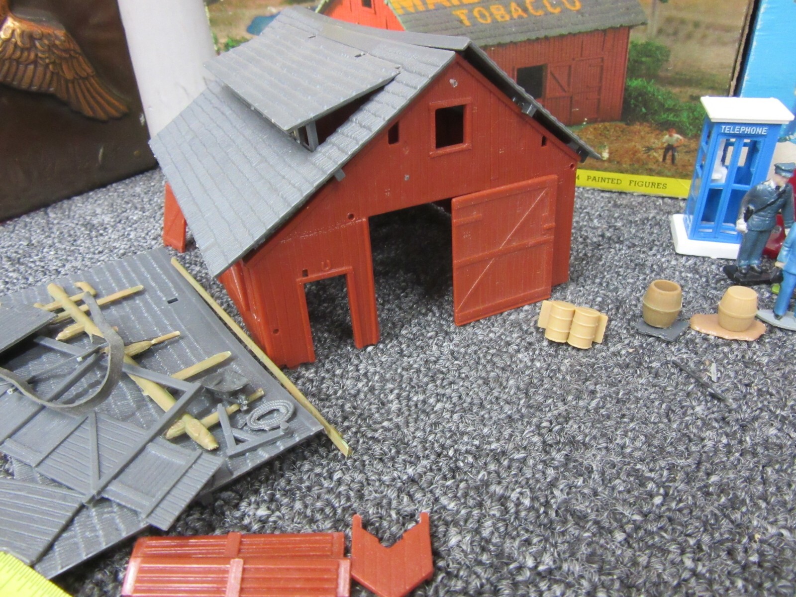 Revell Yardmaster Office Citizens Barn Train accessories buildings