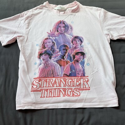H&M GIRLS STRANGER THINGS KIDS CAST ELEVEN LIGHT PINK T SHIRT AGE 8-10  10 UK
