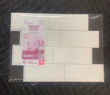 Smart Tiles Metro Campagnola White Vinyl Peel & Stick Tiles 4 PCS SM1100G-04-QG