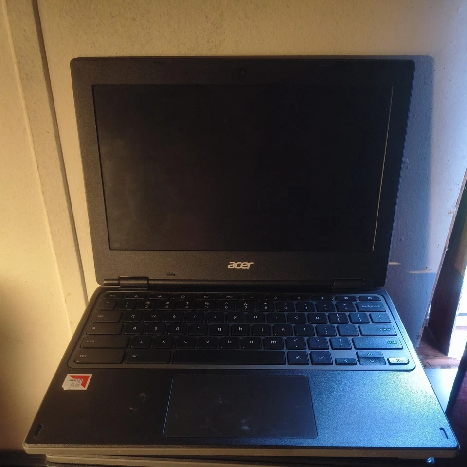 Acer Chromebook Serie C721 (N18Q12) 11.6" 1.6GHz Procesador AMD 4GB RAM 32GB HDD Foto 2 de 3