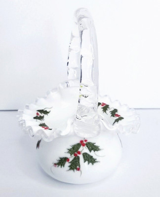 Fenton Art Glass Holly Berry Silver Crest Ribbed Handle 5.5'' Basket D Barbour