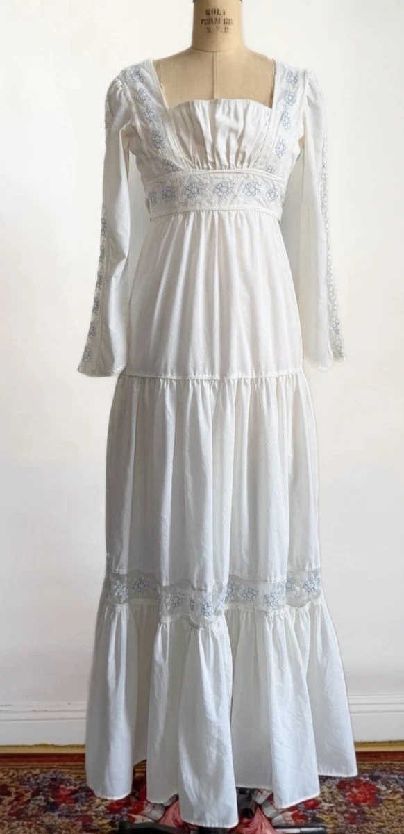 casual dresses green and White Printed Dress | Harmony Hues Gorgeous V-Neck Sleeveless Straps vocation SIZE:IT 38 ensuring comfort without sacrificing