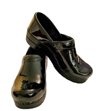 Dansko Professional Sz EU 39 Black Patent Leather Roomy Slip On Work Clogs SB16