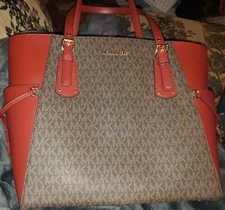 Michael Kors Voyager Small Logo Tote Bag