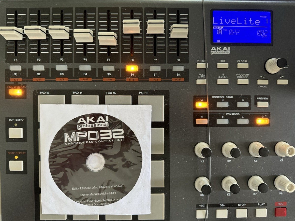 Akai Professional MIDIパッドコントローラ MPD32 Amazon | Akai Professional MIDIパッドコントローラ MPD32