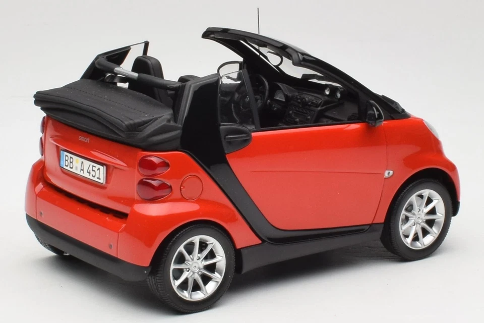 150036333 Smart Fortwo Cabrio Red Black Minichamps 1/18 - Image 3 of 4