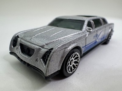 Matchbox Limousine Luxury Two Tone VIP Shuttle 2001