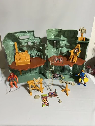 Vintage 1981 He-Man MOTU Castle Grayskull With Most Accessories As Is!