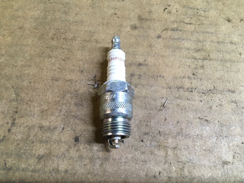Nueva bujía Champion RF11YC22 Foto 3 de 4