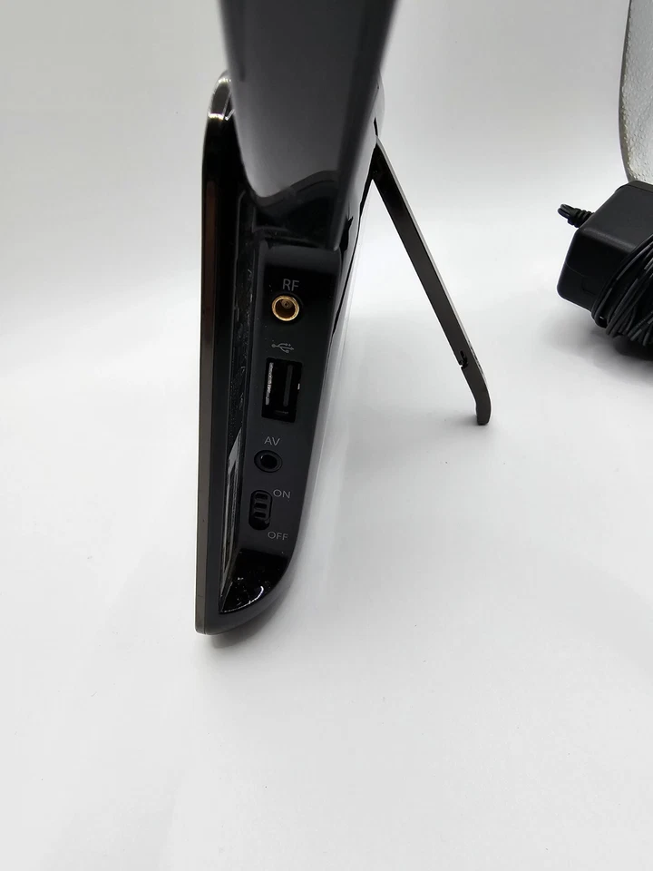 Vizio VMB070 7" Edge Lit Razor LED LCD Portable TV - Image 4 of 4