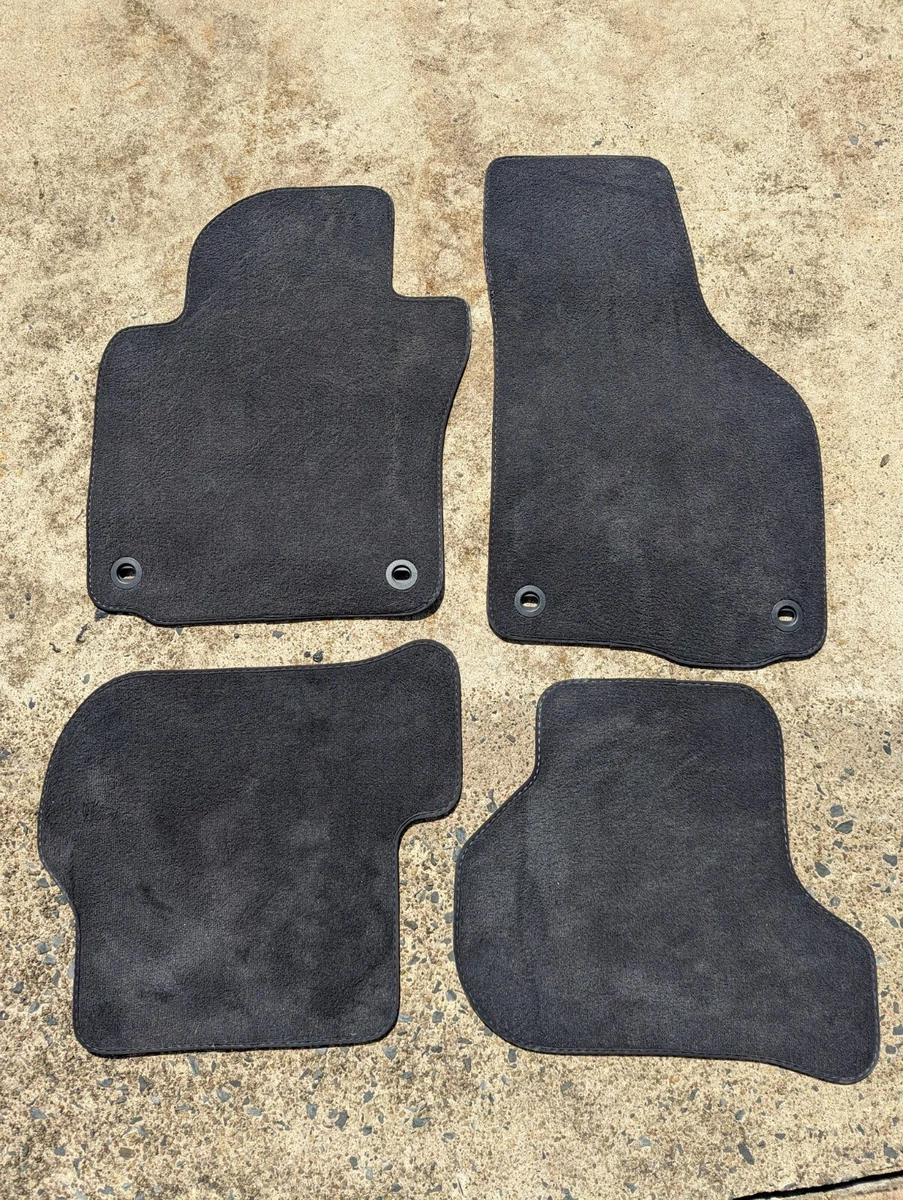2002 2008 Dodge RAM 1500 Quad Cab 4 Piece Black Carpet Floor Mat