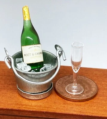 Puppenstubenflasche Champagner im Eiskübel mit Glas Maßstab 1:12 tumdee