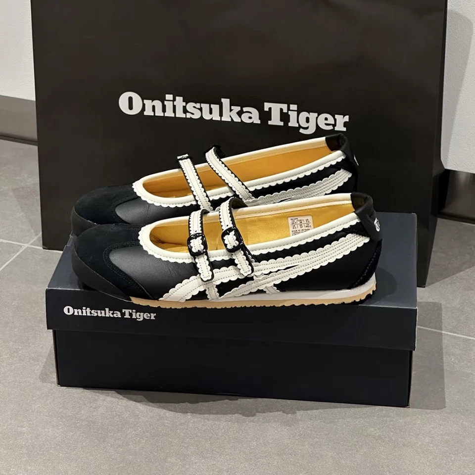 Sapatilhas de balé 2025 Patou x Onitsuka Tiger México 66 Tgrs Mary Jane preto/creme - Imagem 2 de 4