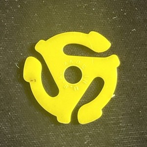 1 Plastic 45 RPM 7" Record Easy Snap-In Insert Adaptor Yellow Vintage