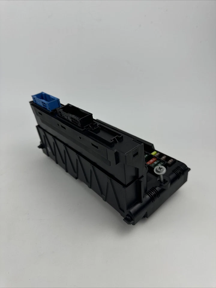 2013 - 2014 Bmw X3 F25 Fuse Relay Box Junction Distribution Front 9259467 Oem - Image 4 of 4
