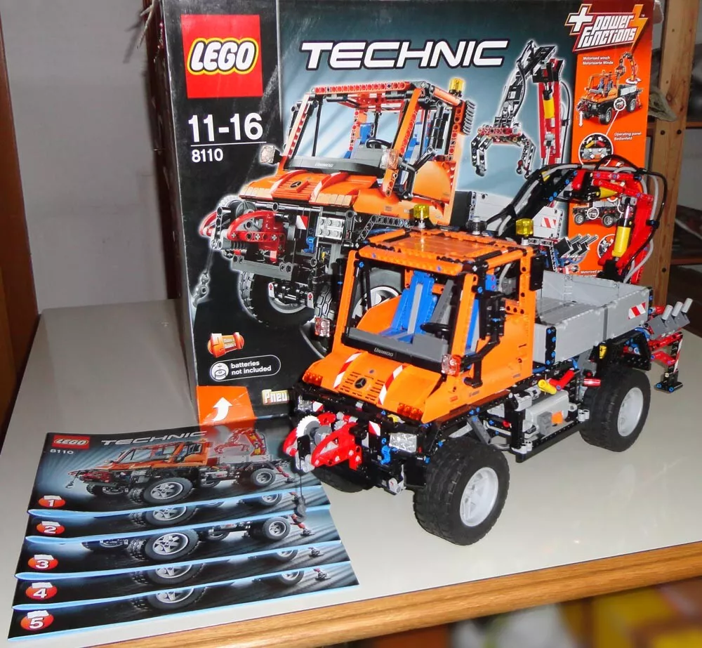 LEGO Technic 8110 Mercedes-Benz Unimog U400 + Motor + Pneumatics, boxed,  RARE