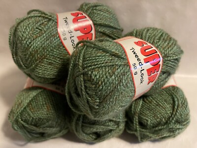 Lot of 5 skiens Super Tweed-look yarn, #602 green and brown fleck 100% acrylic