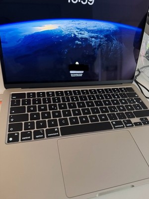 Apple MacBook Air 13 (2024) M3 24GB/512GBPolarstern OVP wie NEU