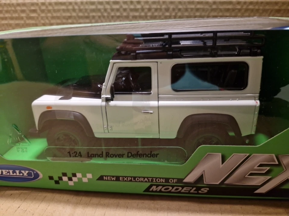 Land Rover Defender Blanc 1/24 Welly Nex - Photo 4/4