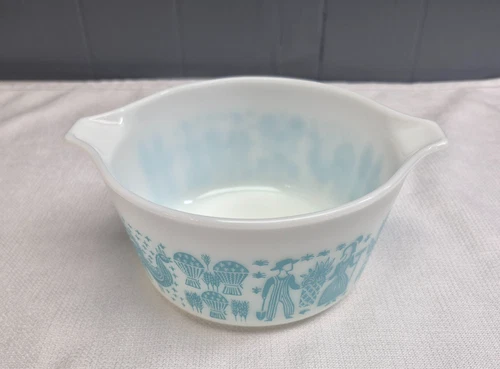 Pyrex 473 White w/ Turquoise Blue Amish Butterprint 1 QT Casserole Dish no lid