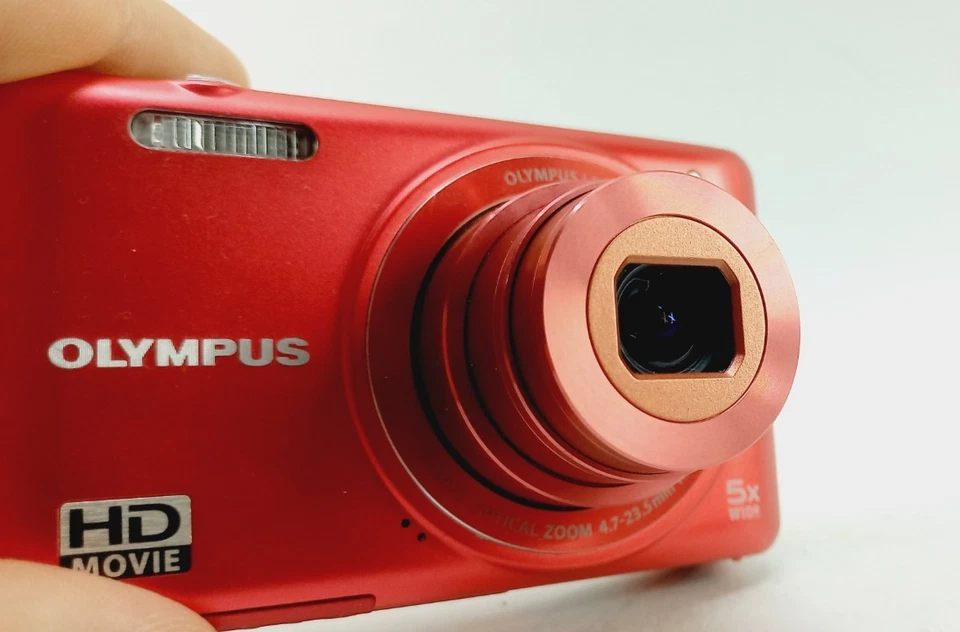 Olympus VG-160 14MP 5x Zoom Compact Digital Camera Red With Sleeve - Image 3 of 4