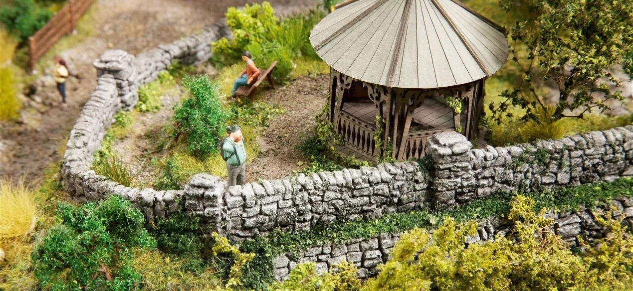 Noch 58280 murs de granit HO pour habiller facilement les reliefs de votre maquette