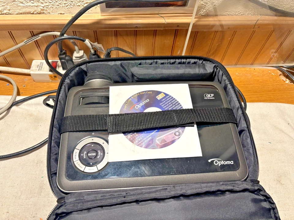 Optoma 2200-Lumen DLP Projector EP727 Projection - Excellent Condition - Image 3 of 4