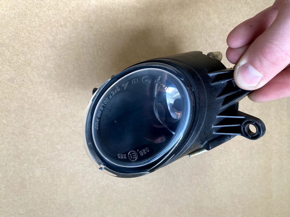 Conjunto de luz antiniebla lateral derecha Volvo C30 C70 S40 V50 2004-2012 OEM 31213176 Foto 3 de 4