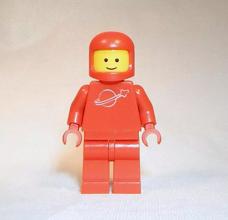LEGO Vintage Space Classic Red Spaceman Astronaut Minifigure