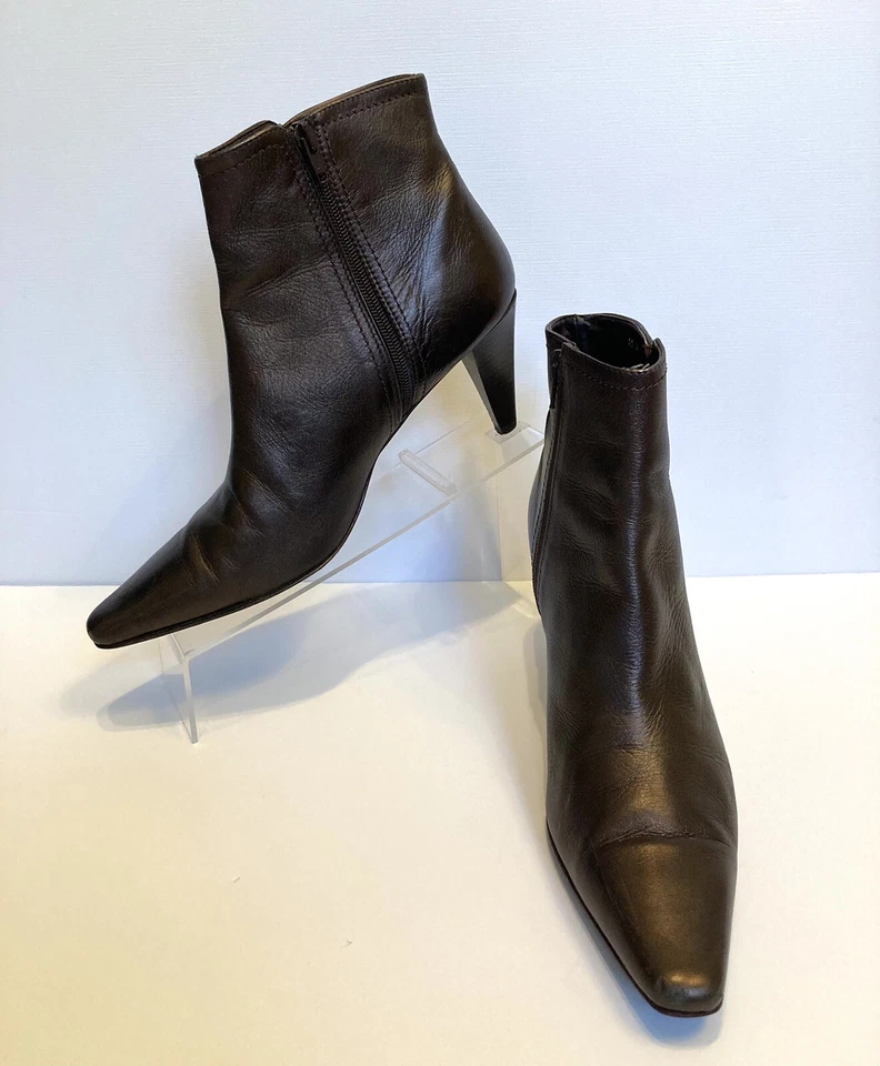 Amalfi by Rangoni Size 10 Dark Brown Leather Women’s Ankle Booties - Image 3 of 4