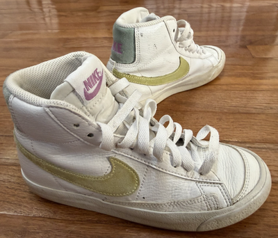 Nike Hightop Athletic Casual White / Gold Swoosh Sneakers 