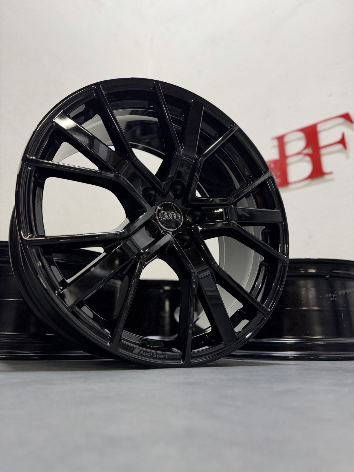 Original Audi Q3 SQ3 F3 83A601025T 8,5x20 ET38 Performance Felgen Räder 20 Zoll