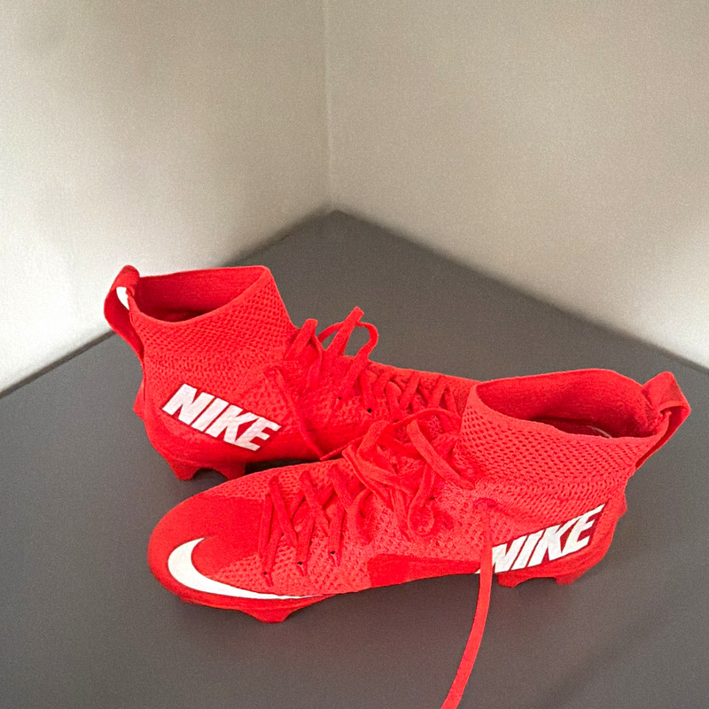 Nike Red Football Cleats - Red Color Football Sport Cleats