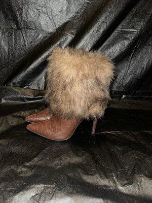Izabella Rue High Heeled Fur Heels Women s 6 1/2 Brown