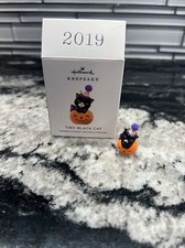 Hallmark 2019 Halloween Ornament TINY BLACK CAT