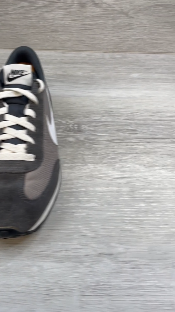 nike mach runner on feet