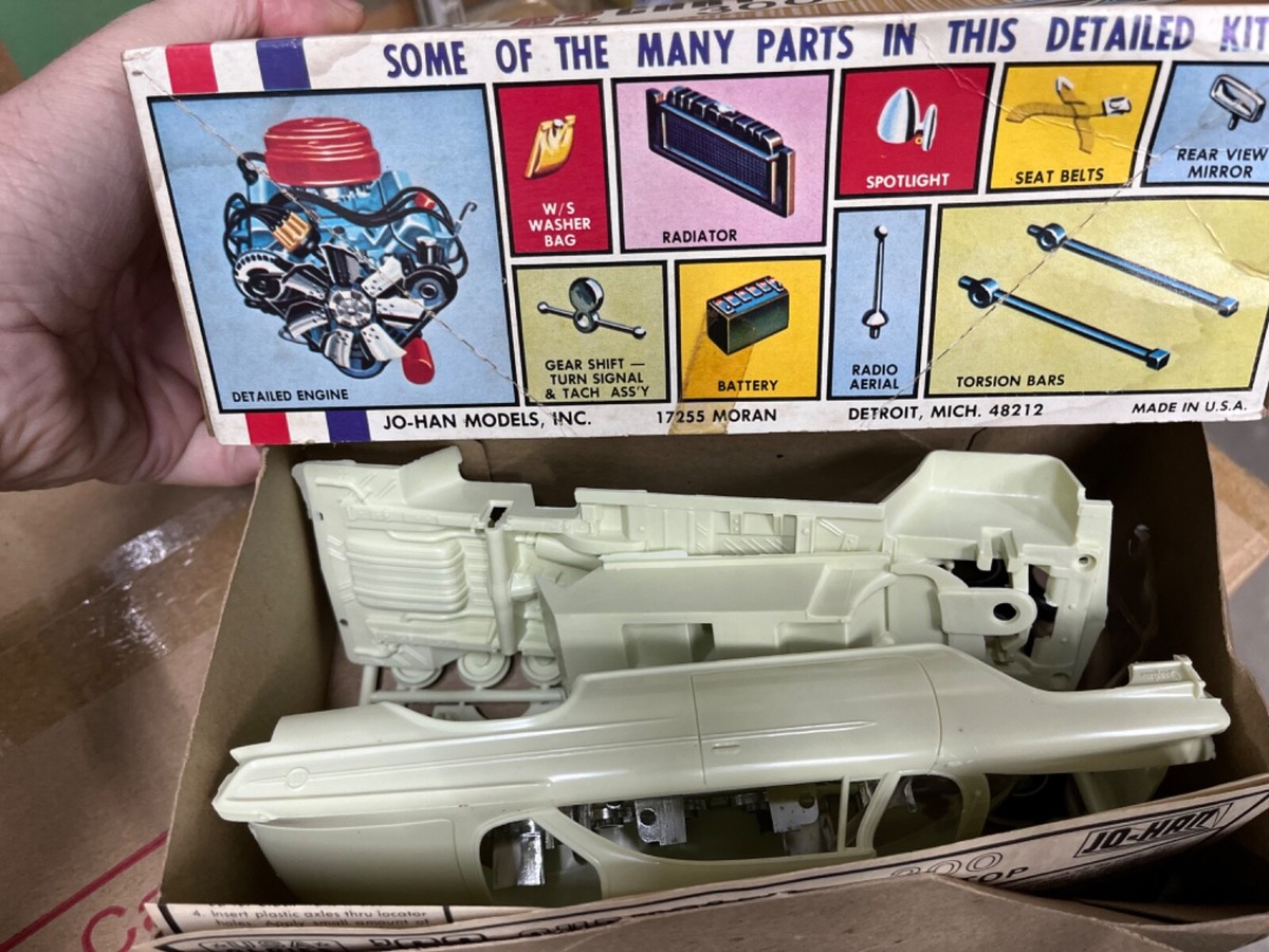 Johan c-4062 1962 Chrysler 300 Hardtop vintage KIT 1/25 McM niob  