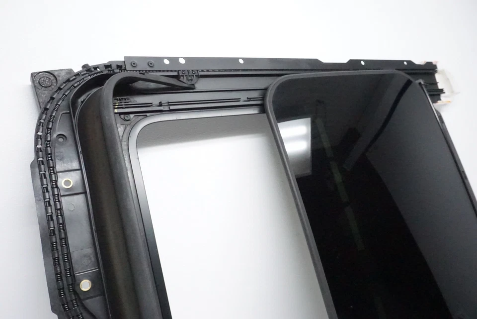 Volkswagen Jetta 2011-2018 techo corredizo con cristal OEM Foto 2 de 4