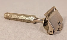 Antique GEM 1912 Junior w/Ornate Handle Silver Tone Single Edge Safety Razor