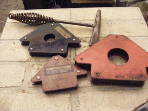 3 Used Welding Arrow Magnets & Chip Hammer Welder's Tool